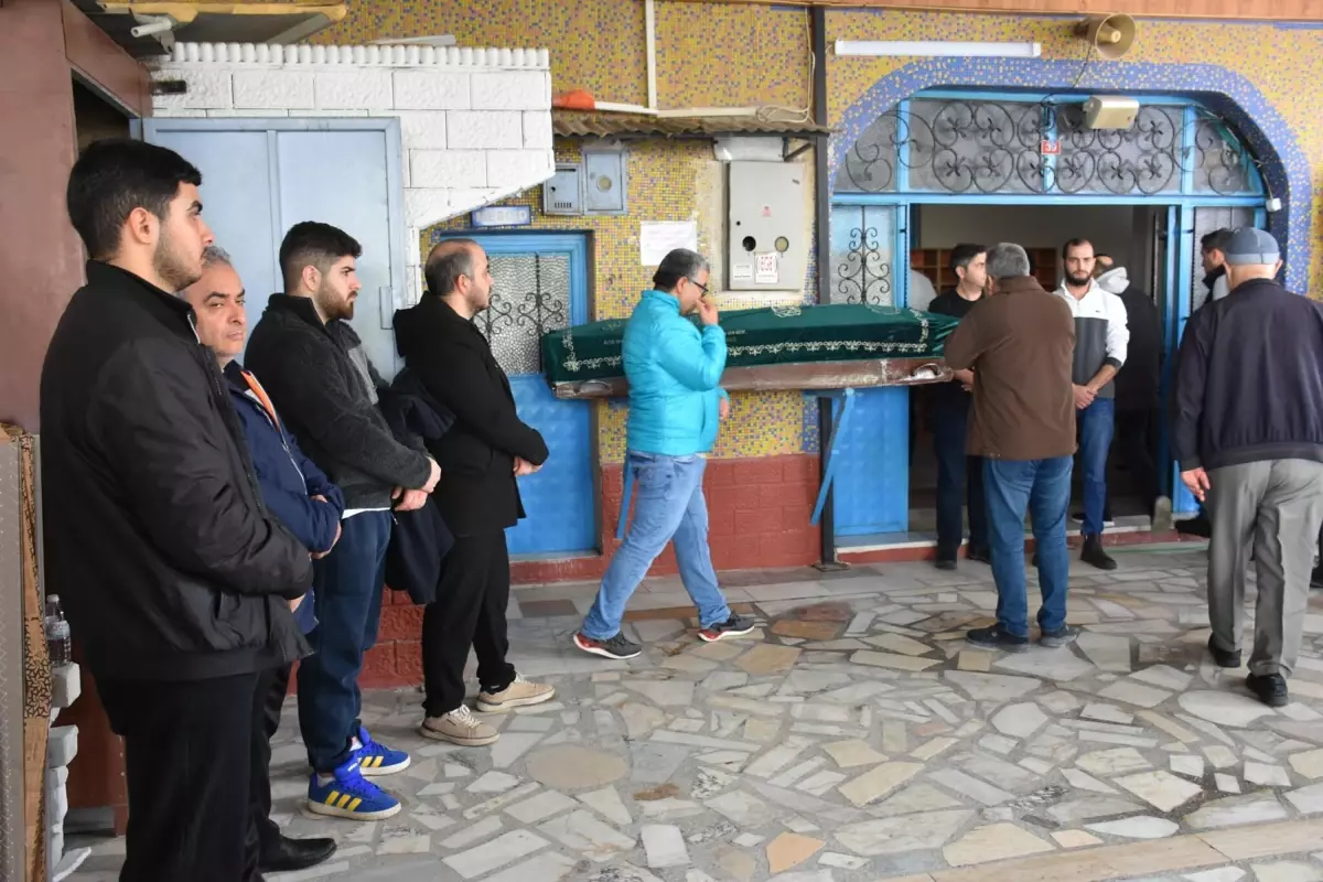 Son Yolculuğuna Veda Devlet Töreniyle Yapıldı