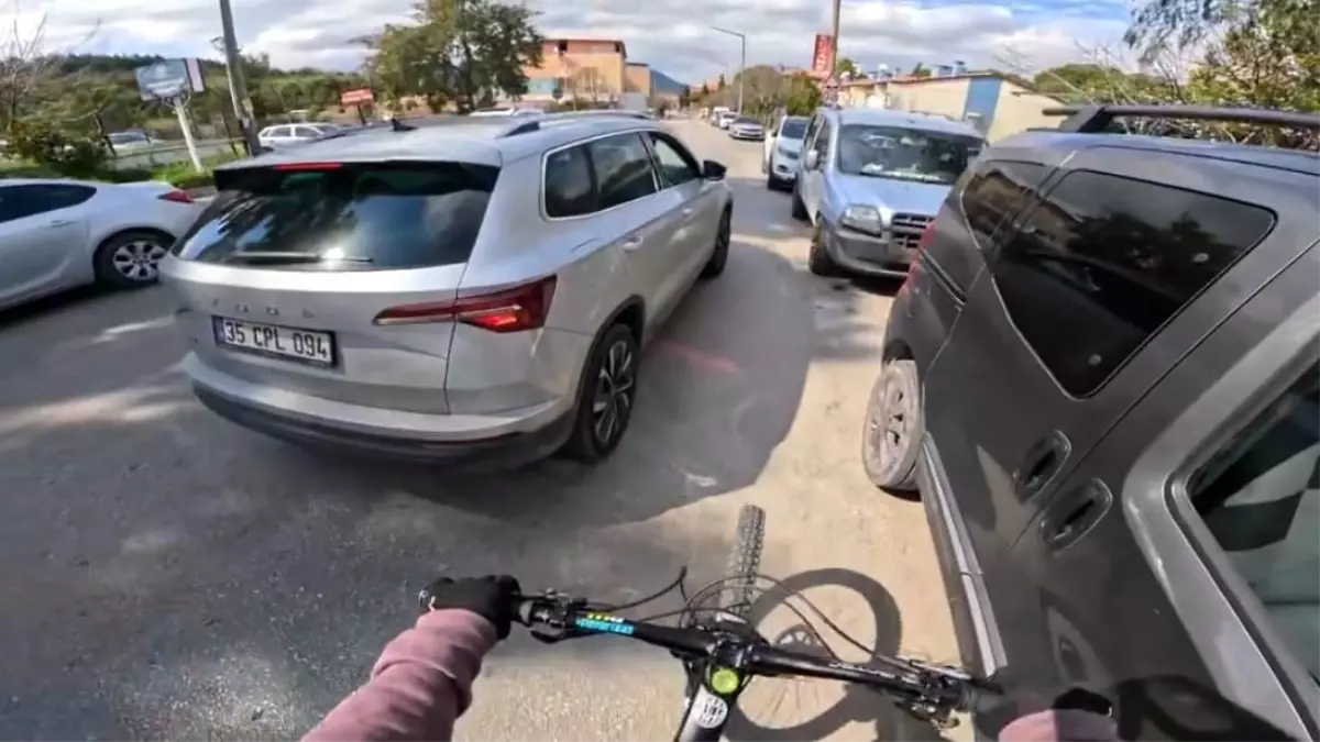 Gaziemir’de Bisikletliye Sıkıştırma: 180 Bin Ceza!