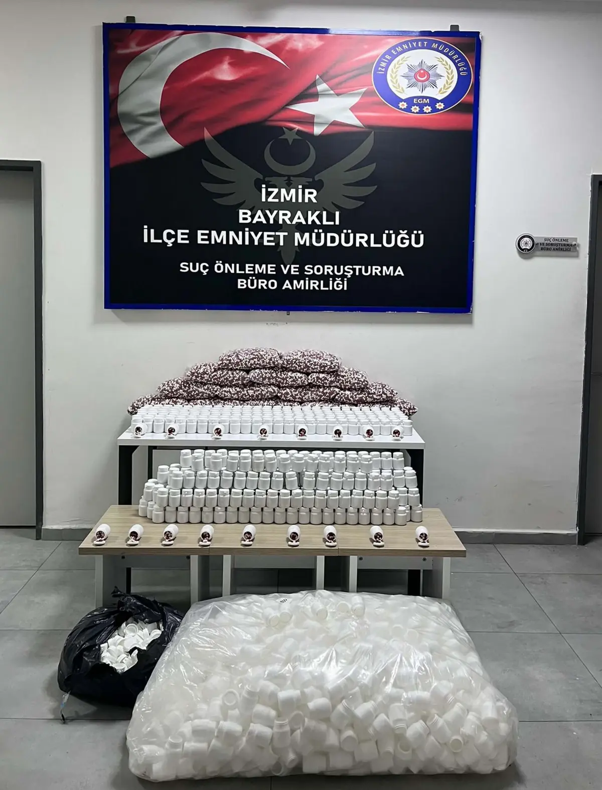 İzmir’de 80 Bin Sentetik Hap Ele Geçirildi!
