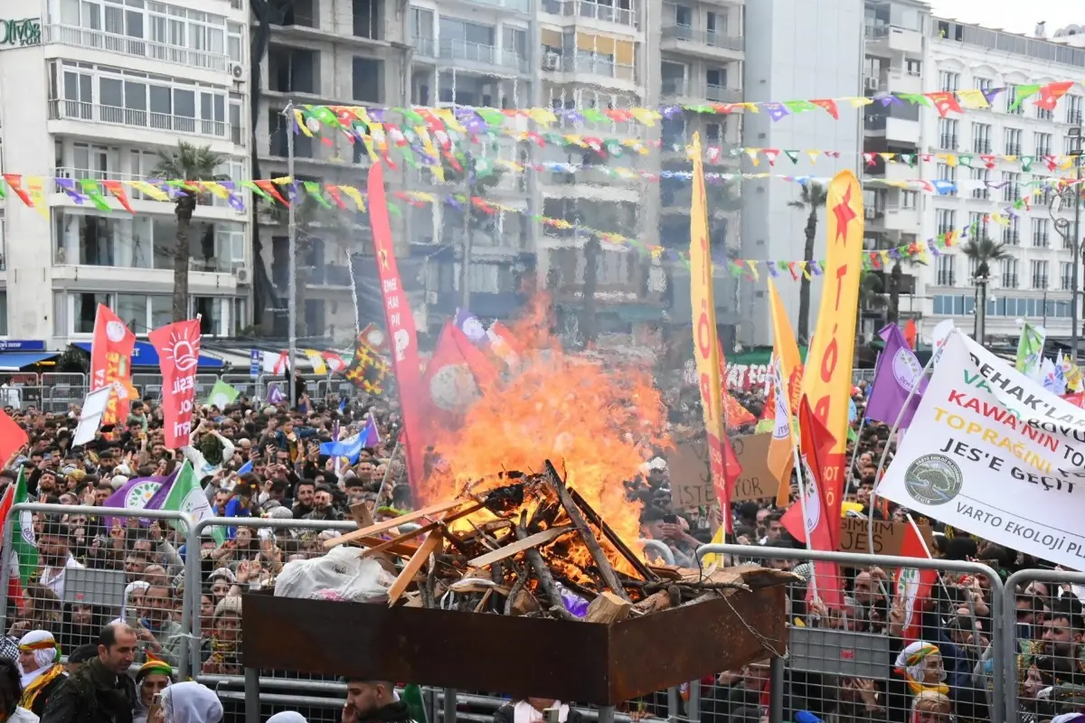 İzmir’de Nevruz: Özgürlük ve Demokrasi Coşkusu