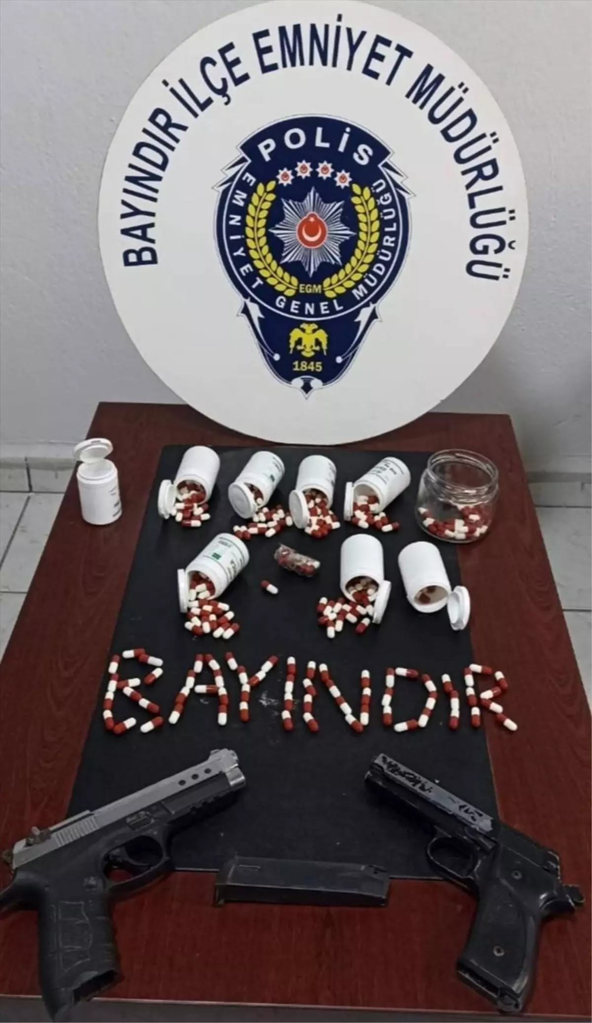 Uyuşturucu ve Tabanca Ele Geçirildi, Şüpheli Tutuklandı