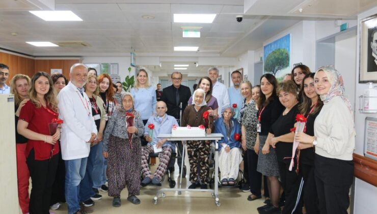 Yaşlılar Haftası’nda Hastalara Moralli Etkinlik
