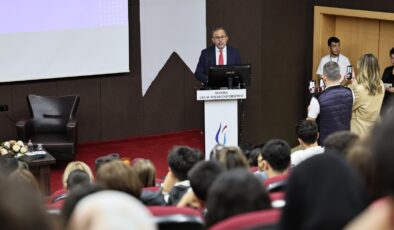 Kasapoğlu gençlere seslendi: “Yetkinin sahibi siz değil, millettir”