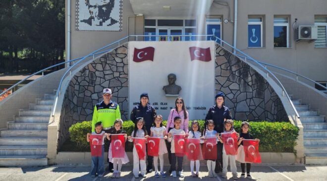 Minik Öğrenciler Jandarmayı Ziyaret Etti!