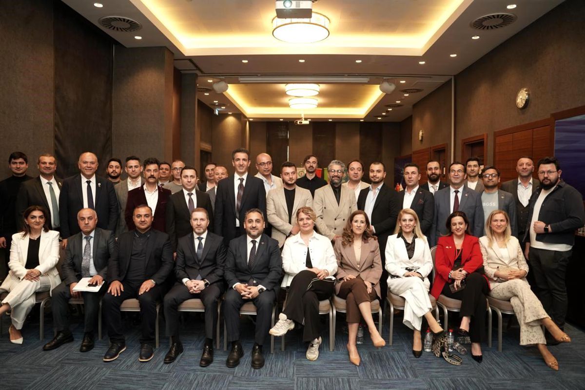 İzmir’de Türkiye-Azerbaycan Ekonomi Toplantısı Yapıldı