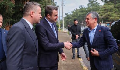 CHP Lideri Özgür Özel’den Cezaevi Ziyareti