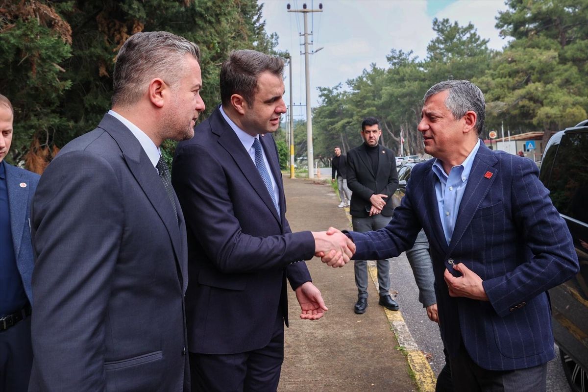 CHP Lideri Özgür Özel’den Cezaevi Ziyareti