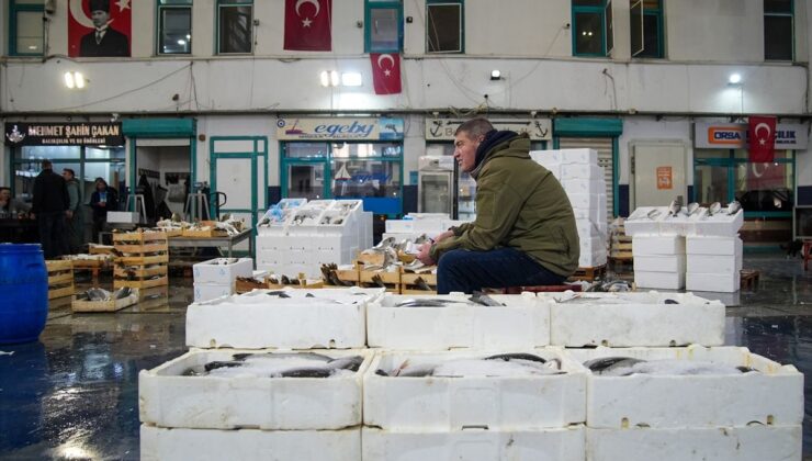 Ege Balıkçıları, Bereketli Sezonu Kutluyor!