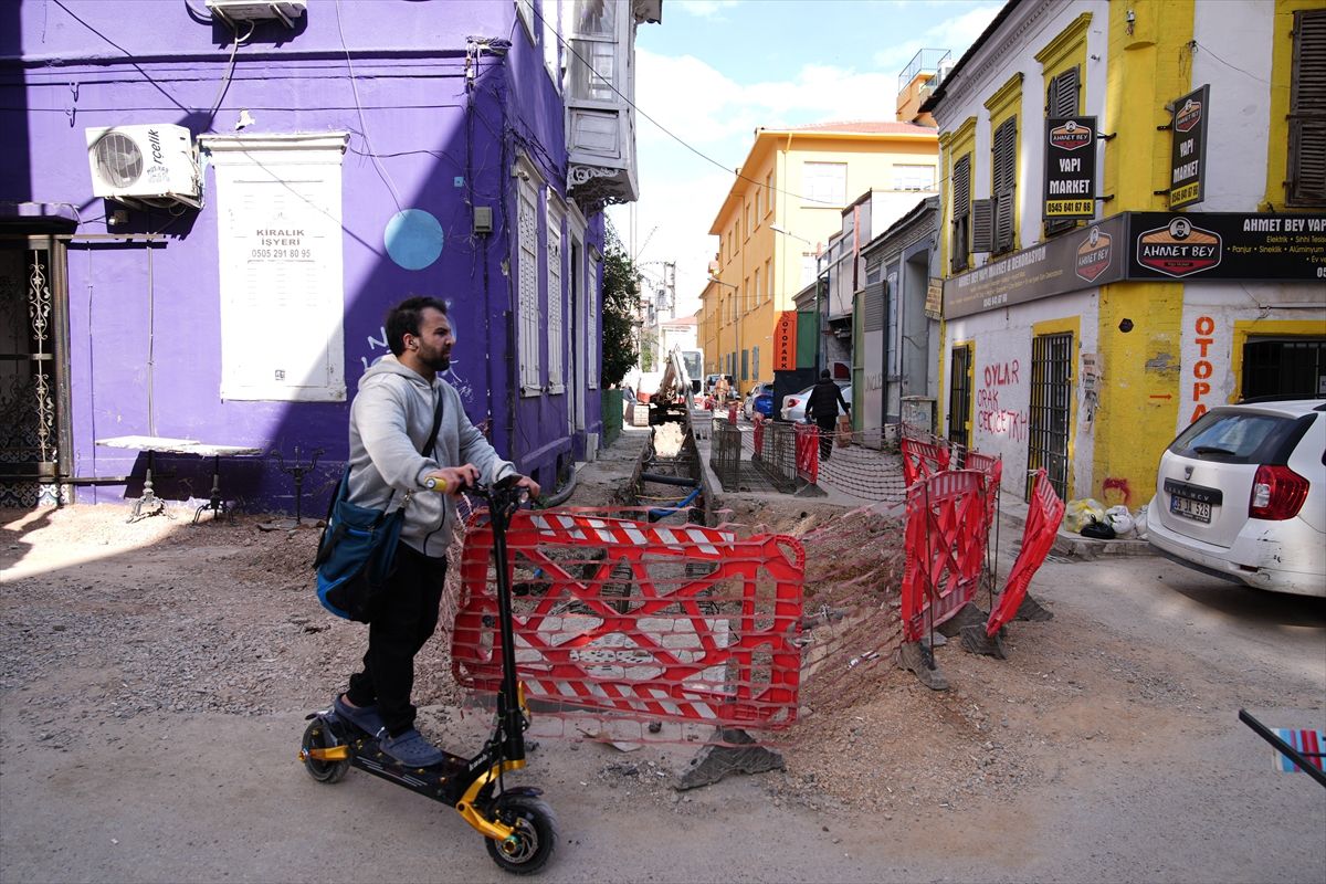 Alsancak’ta Altyapı Çalışmaları Esnafı Zorluyor!