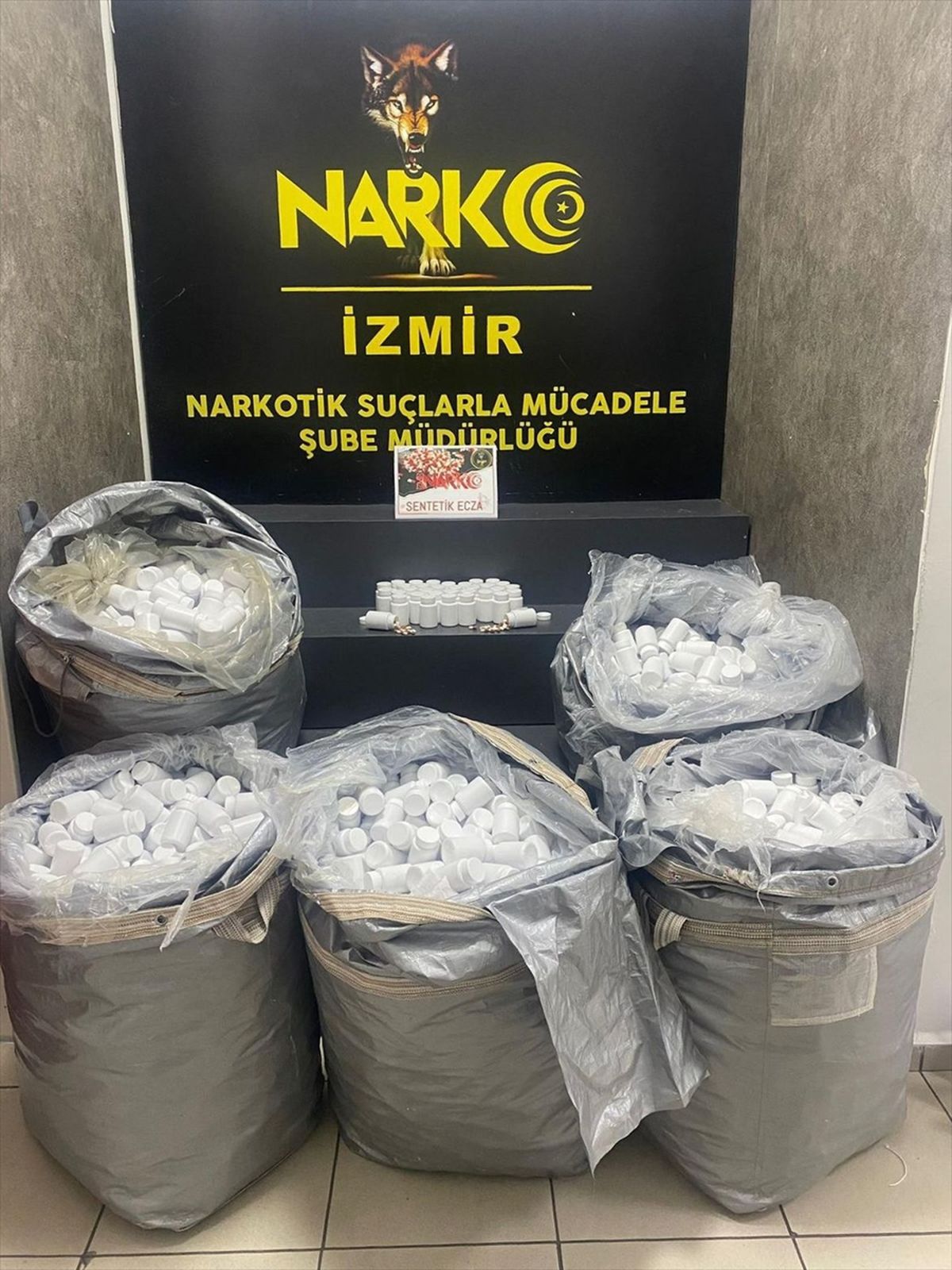 Kemalpaşa’da 156 Bin Uyuşturucu Hap Ele Geçirildi!