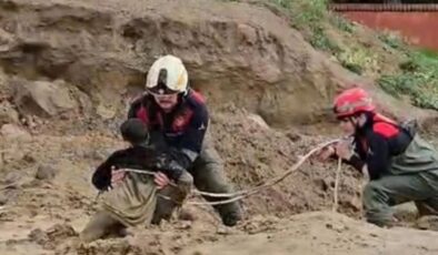 Torbalı’da Çamura Saplanan Çocuklar Kurtarıldı!