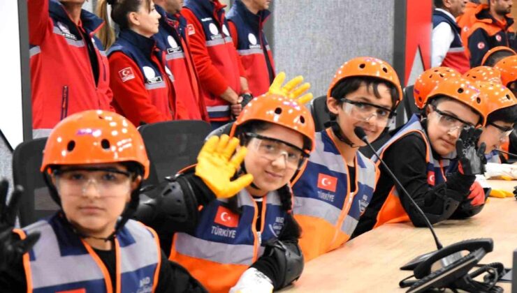 Minik Öğrencilerden Deprem Tatbikatı!