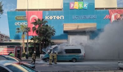 İzmir’de Dolmuşta Yangın Paniği!