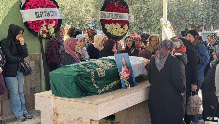 Genç Doktor Beyza Nur Pürmüs’ün Veda Töreni