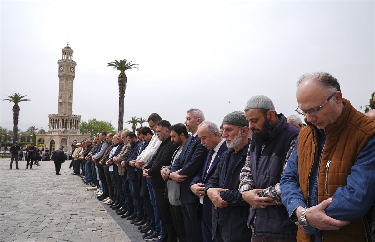 Öğretmen ve Öğrenciler İçin Gıyabi Cenaze Namazı