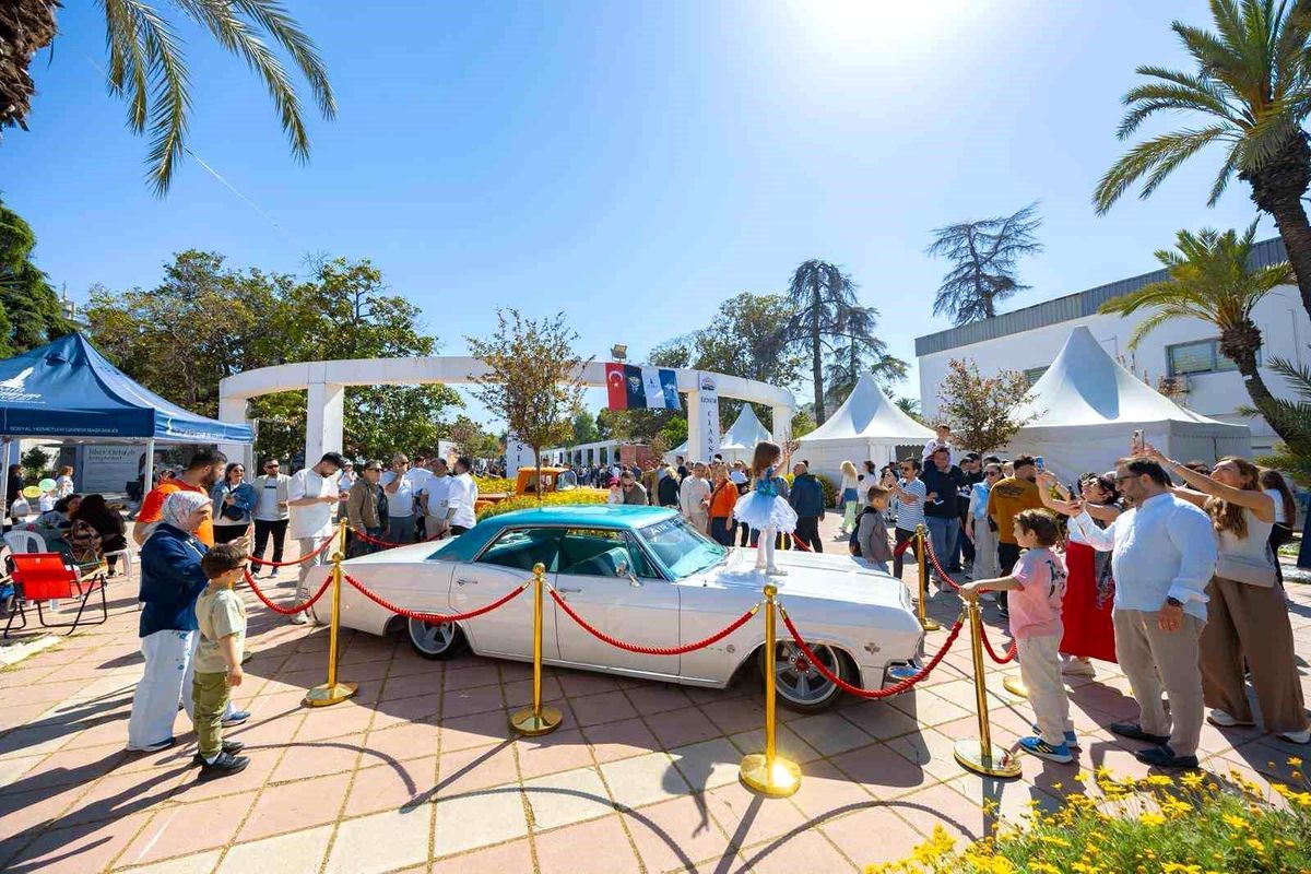 Klasik Araçlarla Zamanda Yolculuk: İzmir’de Fuar!