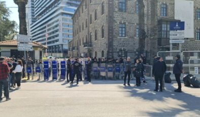 İzmir’de Bina Tahliyesine Karşı Oturma Eylemi Devam Ediyor