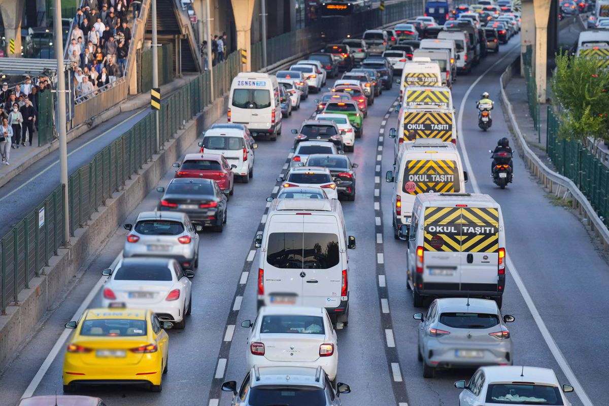 Trafikte Araç Sayısı Artıyor, Yeni Kayıtlar Düşüyor!