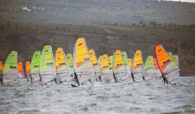 Foça’da Yelken Şampiyonası Coşkuyla Başladı!